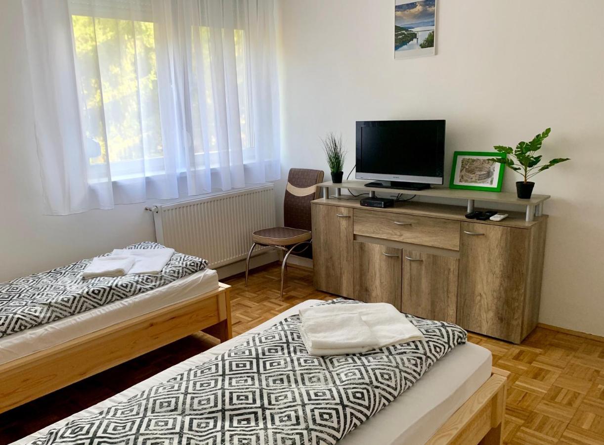 Hajdúszoboszló Anita Apartman מראה חיצוני תמונה