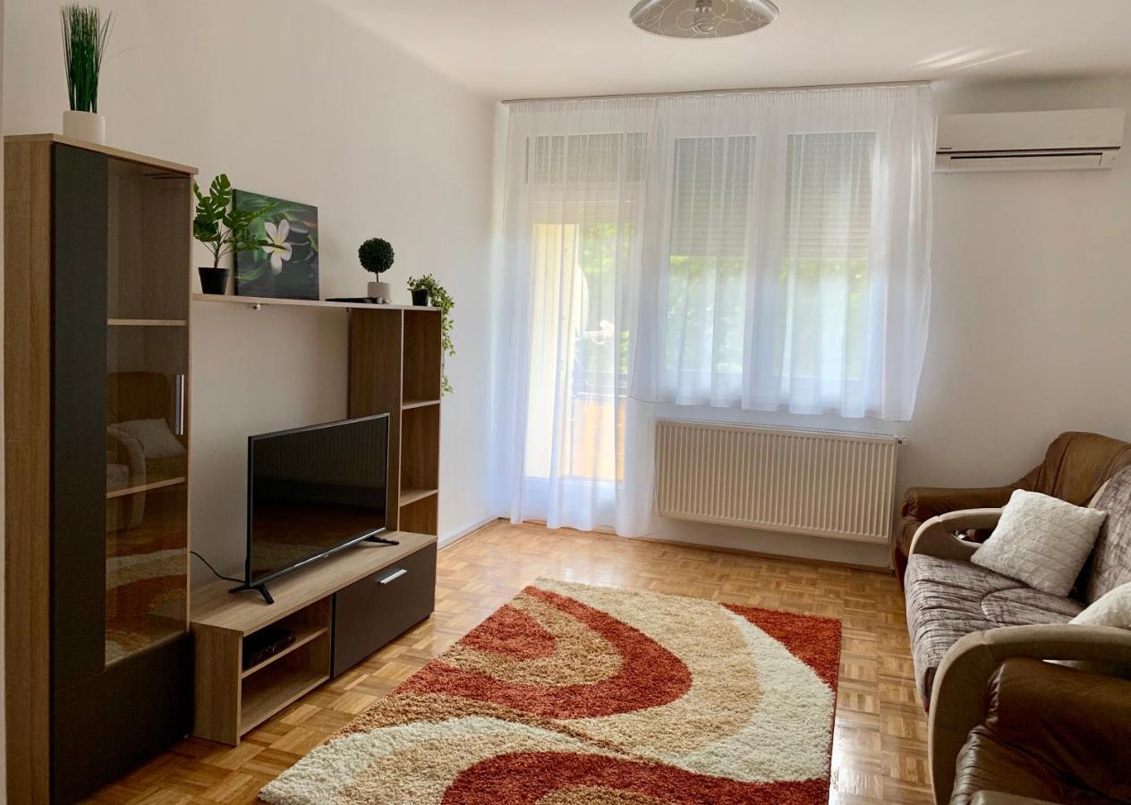 Hajdúszoboszló Anita Apartman מראה חיצוני תמונה