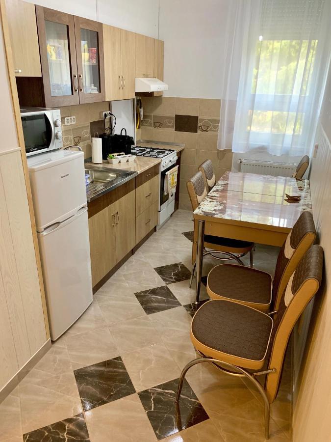 Hajdúszoboszló Anita Apartman מראה חיצוני תמונה